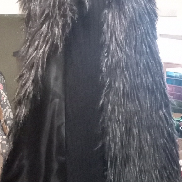 Adrianna Papell Faux Fur Vest (Plus sized) - Picture 10 of 17